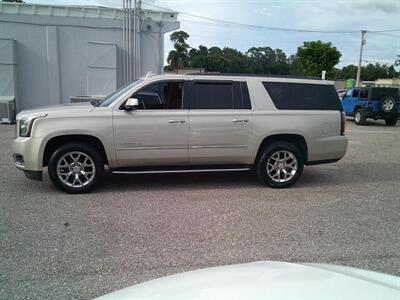 2017 GMC Yukon SLT - Photo 3 - Sarasota, FL 34233