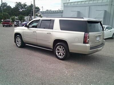 2017 GMC Yukon SLT - Photo 5 - Sarasota, FL 34233