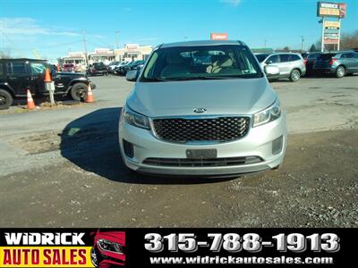 2017 Kia Sedona L   - Photo 2 - Watertown, NY 13601