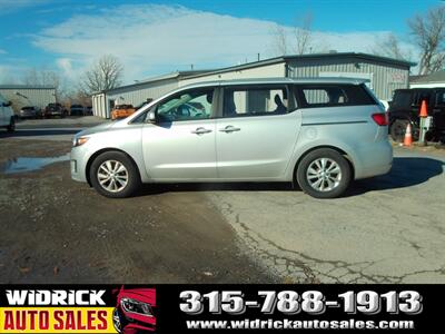2017 Kia Sedona L   - Photo 8 - Watertown, NY 13601