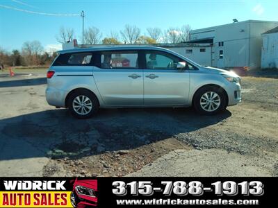 2017 Kia Sedona L   - Photo 4 - Watertown, NY 13601