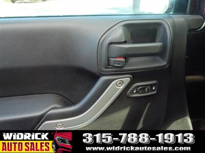 2013 Jeep Wrangler Unlimited Sahara   - Photo 10 - Watertown, NY 13601