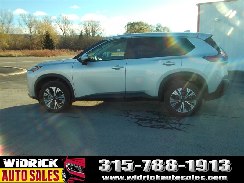 2023 Nissan Rogue SV photo 4
