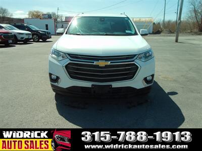 2020 Chevrolet Traverse LT Cloth   - Photo 2 - Watertown, NY 13601