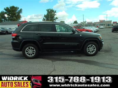 2018 Jeep Grand Cherokee Laredo   - Photo 4 - Watertown, NY 13601