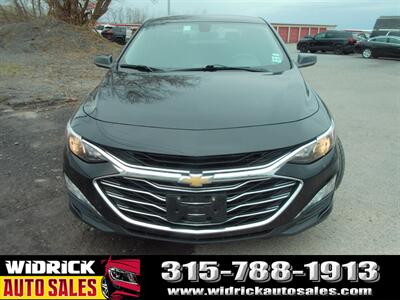 2022 Chevrolet Malibu LT   - Photo 2 - Watertown, NY 13601