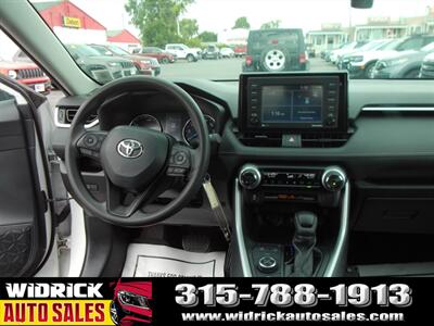 2020 Toyota RAV4 Hybrid LE   - Photo 6 - Watertown, NY 13601