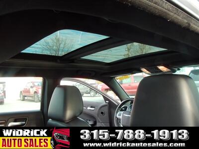 2014 Chrysler 300C   - Photo 8 - Watertown, NY 13601