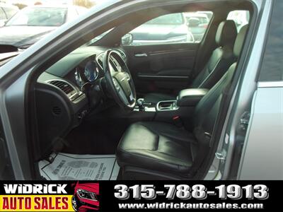 2014 Chrysler 300C   - Photo 4 - Watertown, NY 13601