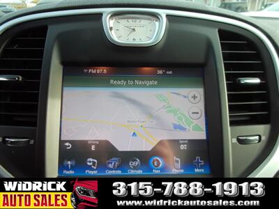 2014 Chrysler 300C   - Photo 12 - Watertown, NY 13601