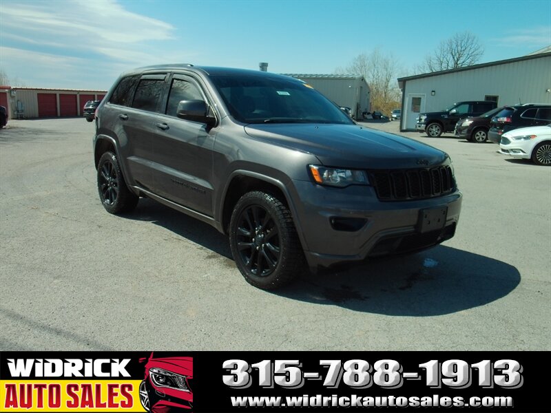 2017 Jeep Grand Cherokee Altitude   - Photo 1 - Watertown, NY 13601