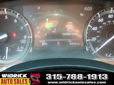 2021 Toyota Highlander XLE   - Photo 19 - Watertown, NY 13601