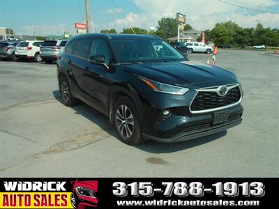 2021 Toyota Highlander XLE   - Photo 1 - Watertown, NY 13601