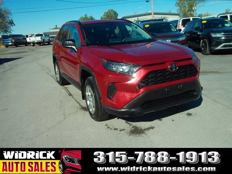 2021 Toyota RAV4 LE - Photo 1 - Watertown, NY 13601
