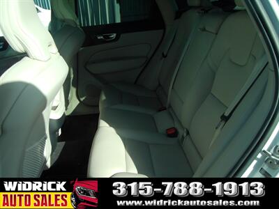 2023 Volvo XC60 B5 Plus Bright Theme - Photo 5 - Watertown, NY 13601