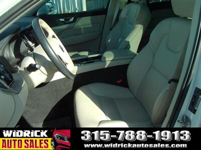 2023 Volvo XC60 B5 Plus Bright Theme - Photo 4 - Watertown, NY 13601