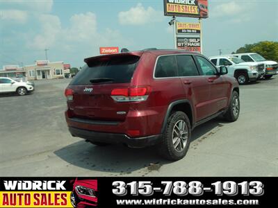 2020 Jeep Grand Cherokee Laredo   - Photo 5 - Watertown, NY 13601