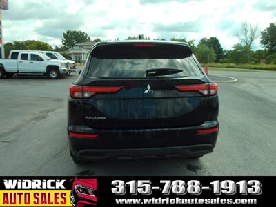 2022 Mitsubishi Outlander ES   - Photo 5 - Watertown, NY 13601
