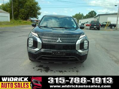 2022 Mitsubishi Outlander ES   - Photo 2 - Watertown, NY 13601