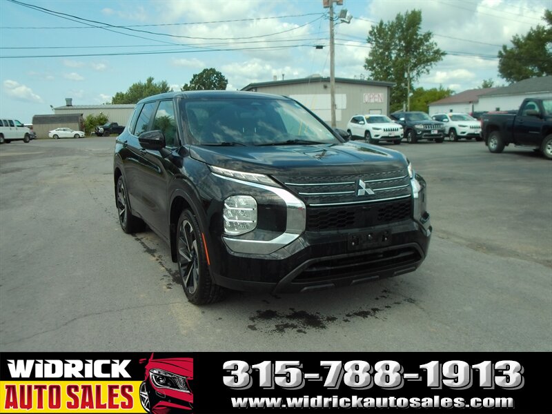 2022 Mitsubishi Outlander ES - Photo 1 - Watertown, NY 13601
