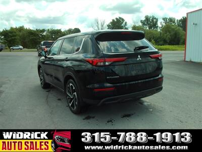 2022 Mitsubishi Outlander ES   - Photo 6 - Watertown, NY 13601