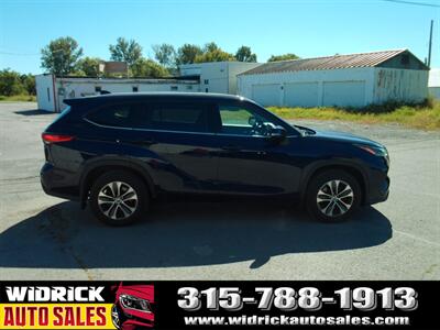 2022 Toyota Highlander XLE - Photo 4 - Watertown, NY 13601