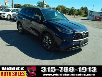 2022 Toyota Highlander XLE - Photo 1 - Watertown, NY 13601