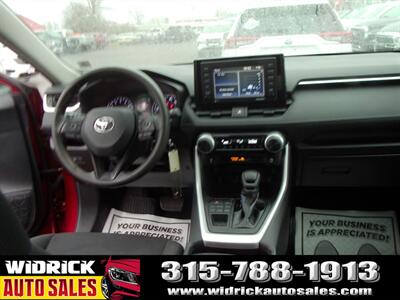 2021 Toyota RAV4 LE   - Photo 6 - Watertown, NY 13601