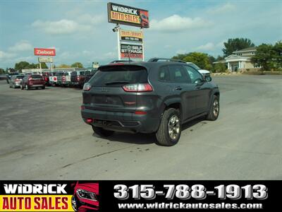2019 Jeep Cherokee Trailhawk   - Photo 8 - Watertown, NY 13601