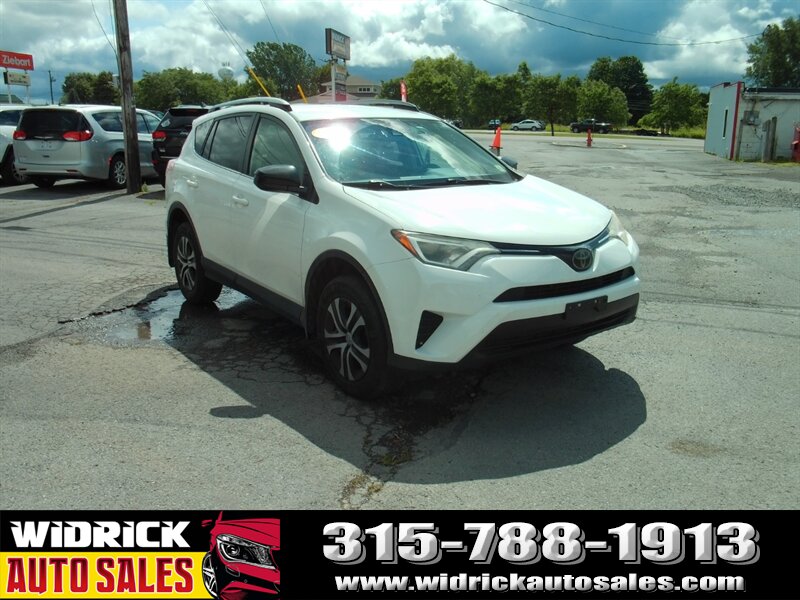 2018 Toyota RAV4 LE   - Photo 1 - Watertown, NY 13601