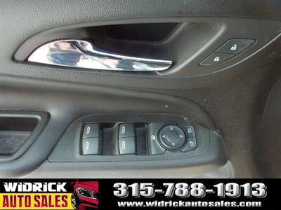 2022 Chevrolet Equinox LT   - Photo 7 - Watertown, NY 13601