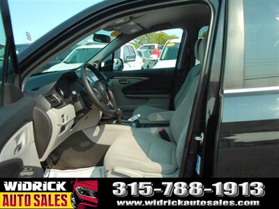 2018 Honda Pilot LX   - Photo 4 - Watertown, NY 13601