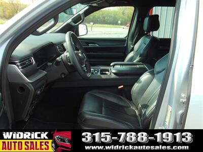 2024 Jeep Wagoneer L Series II   - Photo 4 - Watertown, NY 13601