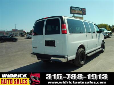 2016 Chevrolet Express LT Passenger   - Photo 14 - Watertown, NY 13601