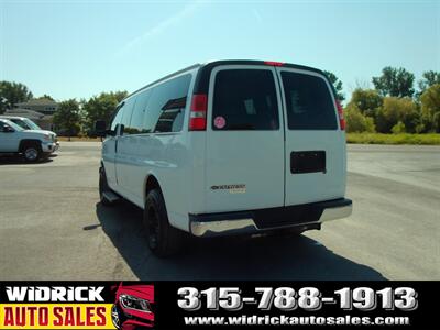 2016 Chevrolet Express LT Passenger   - Photo 16 - Watertown, NY 13601