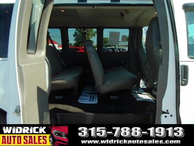 2016 Chevrolet Express LT Passenger   - Photo 5 - Watertown, NY 13601