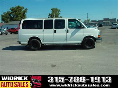 2016 Chevrolet Express LT Passenger   - Photo 13 - Watertown, NY 13601