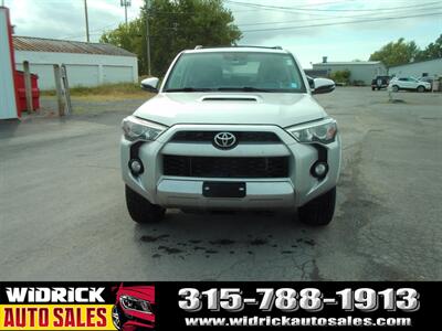 2018 Toyota 4Runner TRD Off-Road Premium   - Photo 2 - Watertown, NY 13601