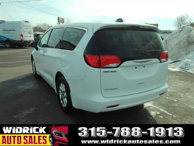 2022 Chrysler Voyager LX   - Photo 17 - Watertown, NY 13601