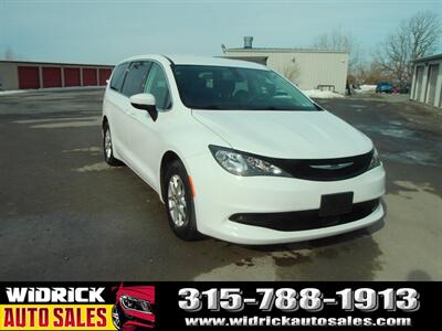 2022 Chrysler Voyager LX Van