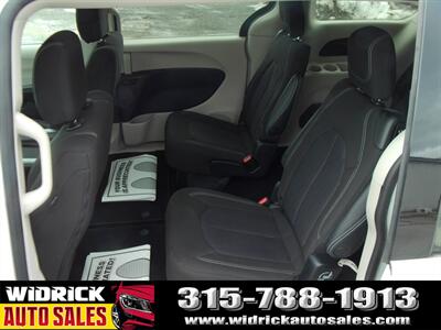2022 Chrysler Voyager LX   - Photo 5 - Watertown, NY 13601