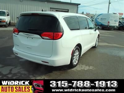 2022 Chrysler Voyager LX   - Photo 15 - Watertown, NY 13601