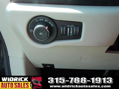 2022 Chrysler Pacifica Touring L - Photo 16 - Watertown, NY 13601
