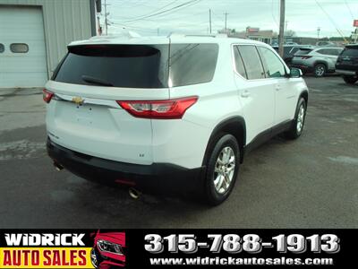 2018 Chevrolet Traverse LT Cloth   - Photo 5 - Watertown, NY 13601
