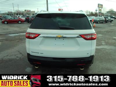2018 Chevrolet Traverse LT Cloth   - Photo 6 - Watertown, NY 13601