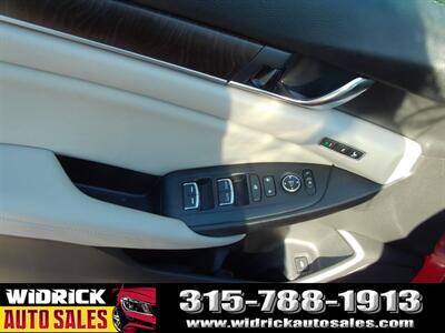 2018 Honda Accord EX-L w/Navigation   - Photo 12 - Watertown, NY 13601