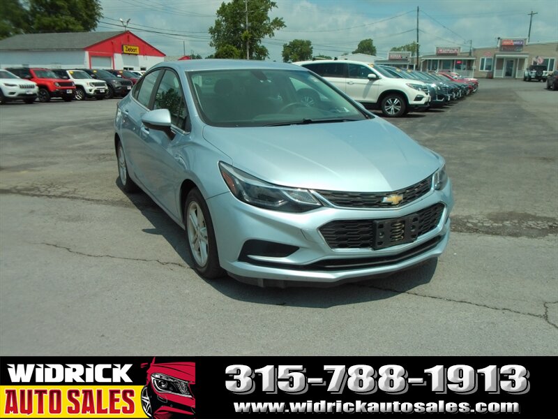 2017 Chevrolet Cruze LT - Photo 1 - Watertown, NY 13601