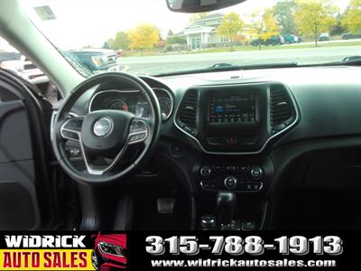 2019 Jeep Cherokee Latitude Plus   - Photo 6 - Watertown, NY 13601