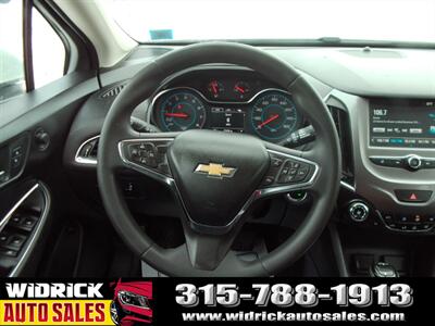 2017 Chevrolet Cruze LT   - Photo 7 - Watertown, NY 13601