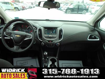 2017 Chevrolet Cruze LT   - Photo 6 - Watertown, NY 13601